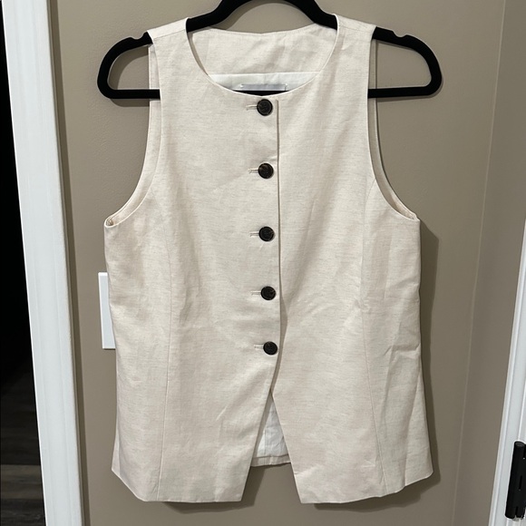 Madewell Crewneck Cutaway Vest in Vintage Ivory Drapey Twill - Picture 6 of 8